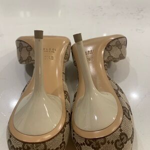 8.5 B Gently used. Vintage Authentic Gucci open toe heels.